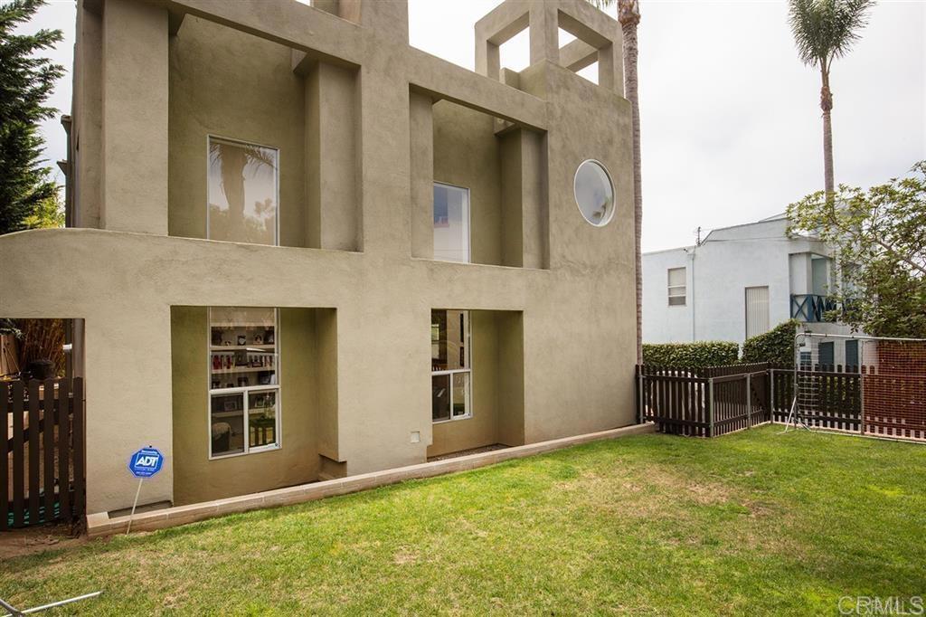 251 East Glaucus Street Encinitas, CA 92024 - Photo 5 of 28