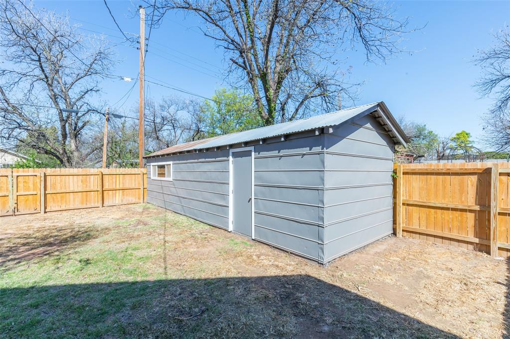 601 North Ave G Haskell, TX 79521 - Photo 35 of 36 a view of a backyard