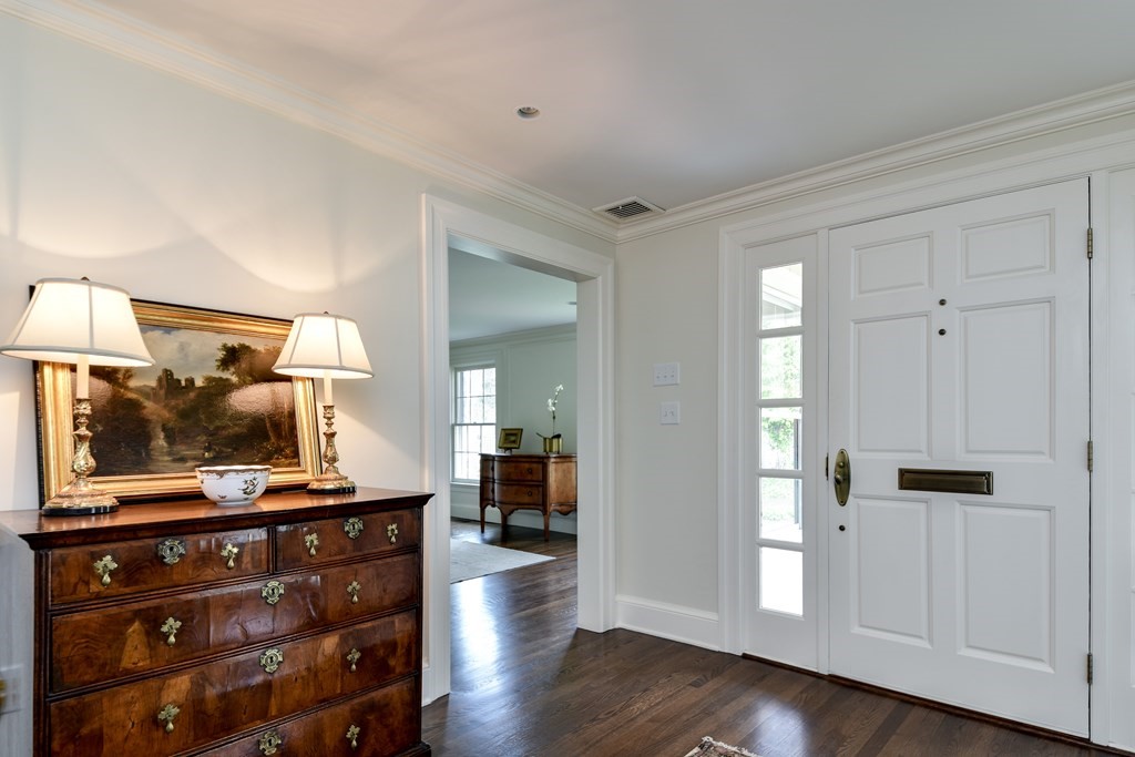 56 Monadnock Road Wellesley, MA 02481 - Photo 4 of 29