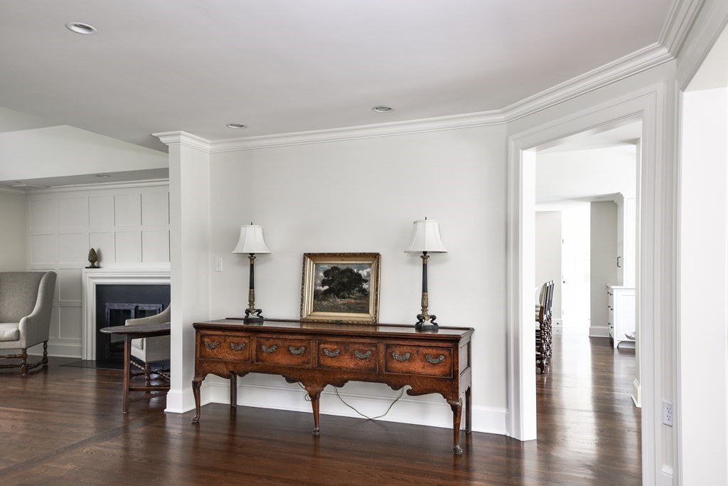 56 Monadnock Road Wellesley, MA 02481 - Photo 5 of 29