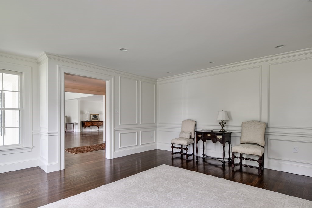 56 Monadnock Road Wellesley, MA 02481 - Photo 7 of 29