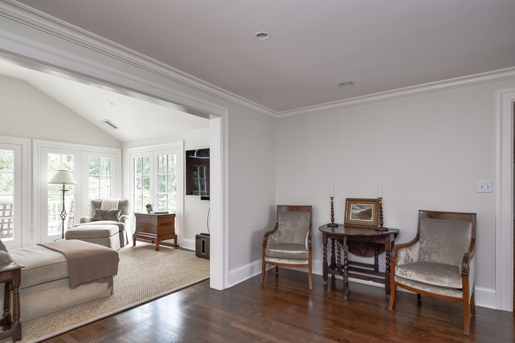 56 Monadnock Road Wellesley, MA 02481 - Photo 9 of 29