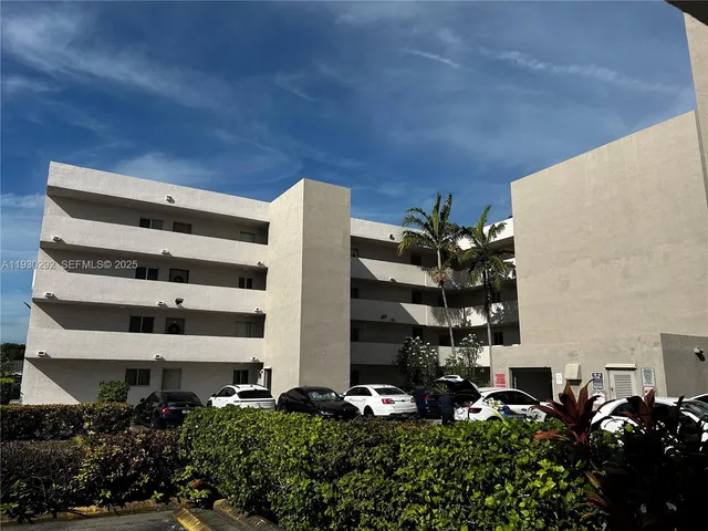 $2,350 | 6091 West 22nd Court, Unit 101, Hialeah, FL 33016