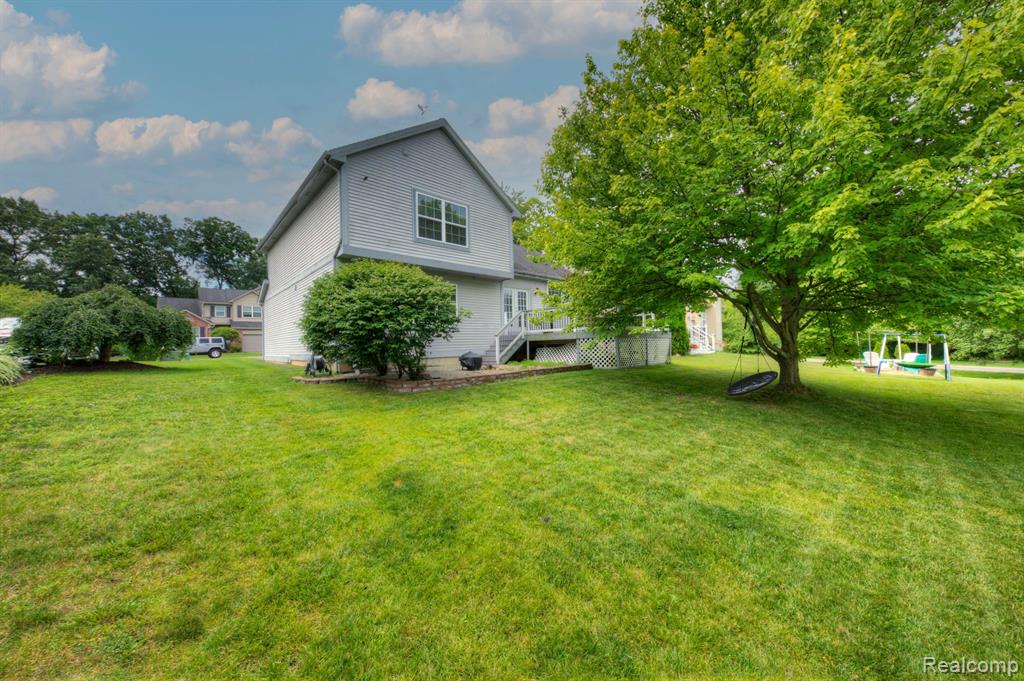 2523 Ravine Side North Howell, MI 48843 - Photo 39 of 53