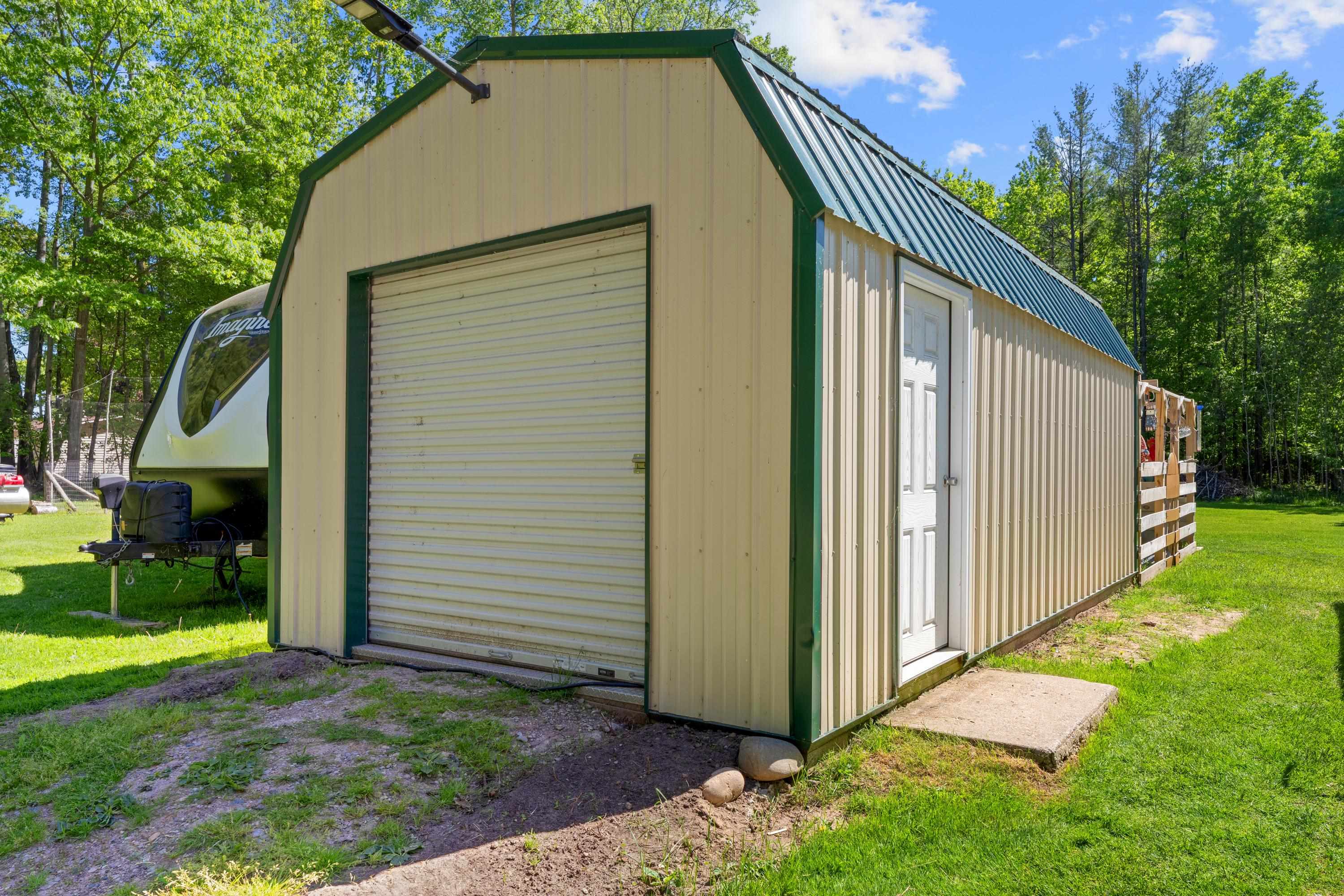 2670 Plainfield Road Hale, MI 48739 - Photo 22 of 32