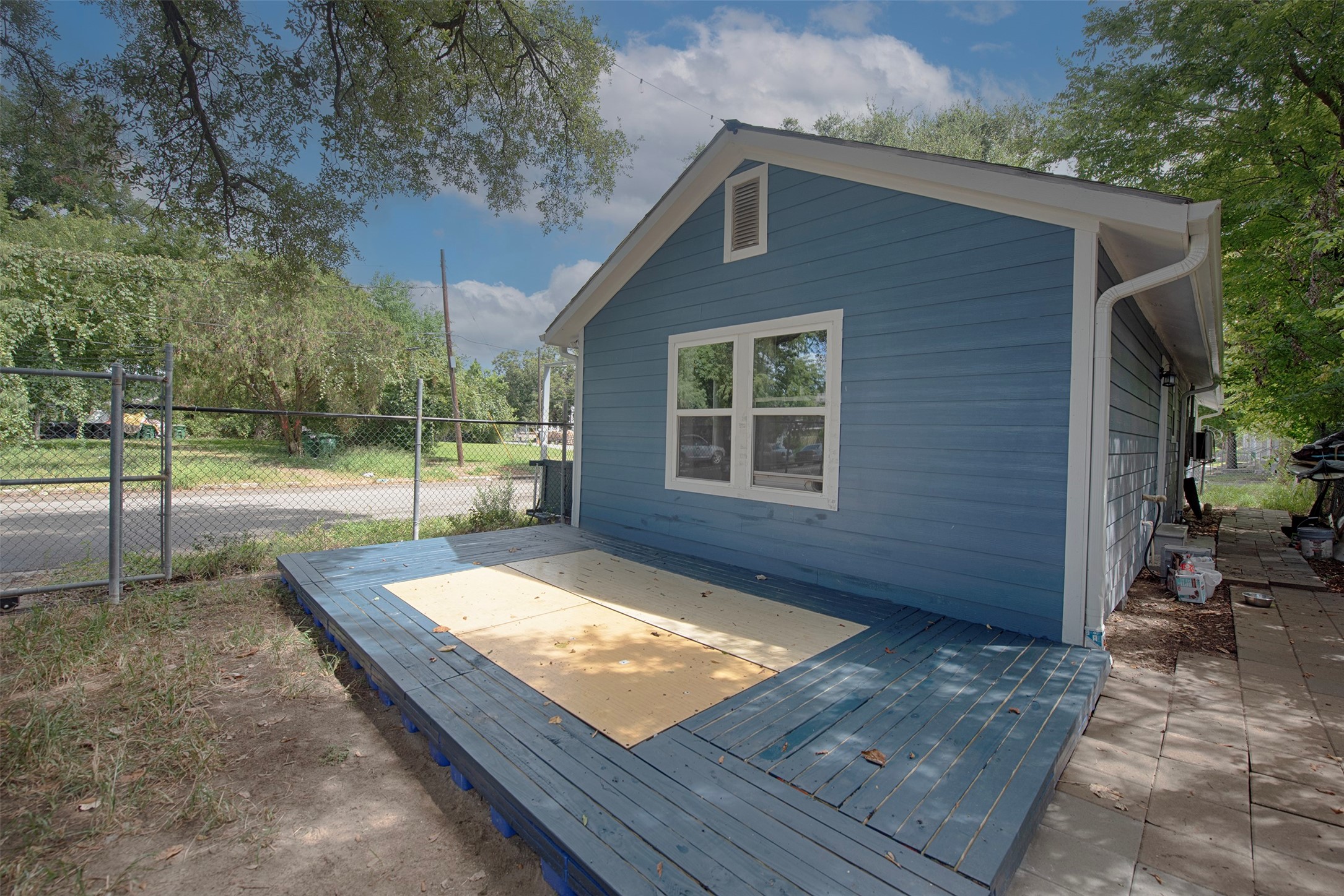 2802 Canfield Street Houston, TX 77004 - Photo 4 of 26 Back Yard