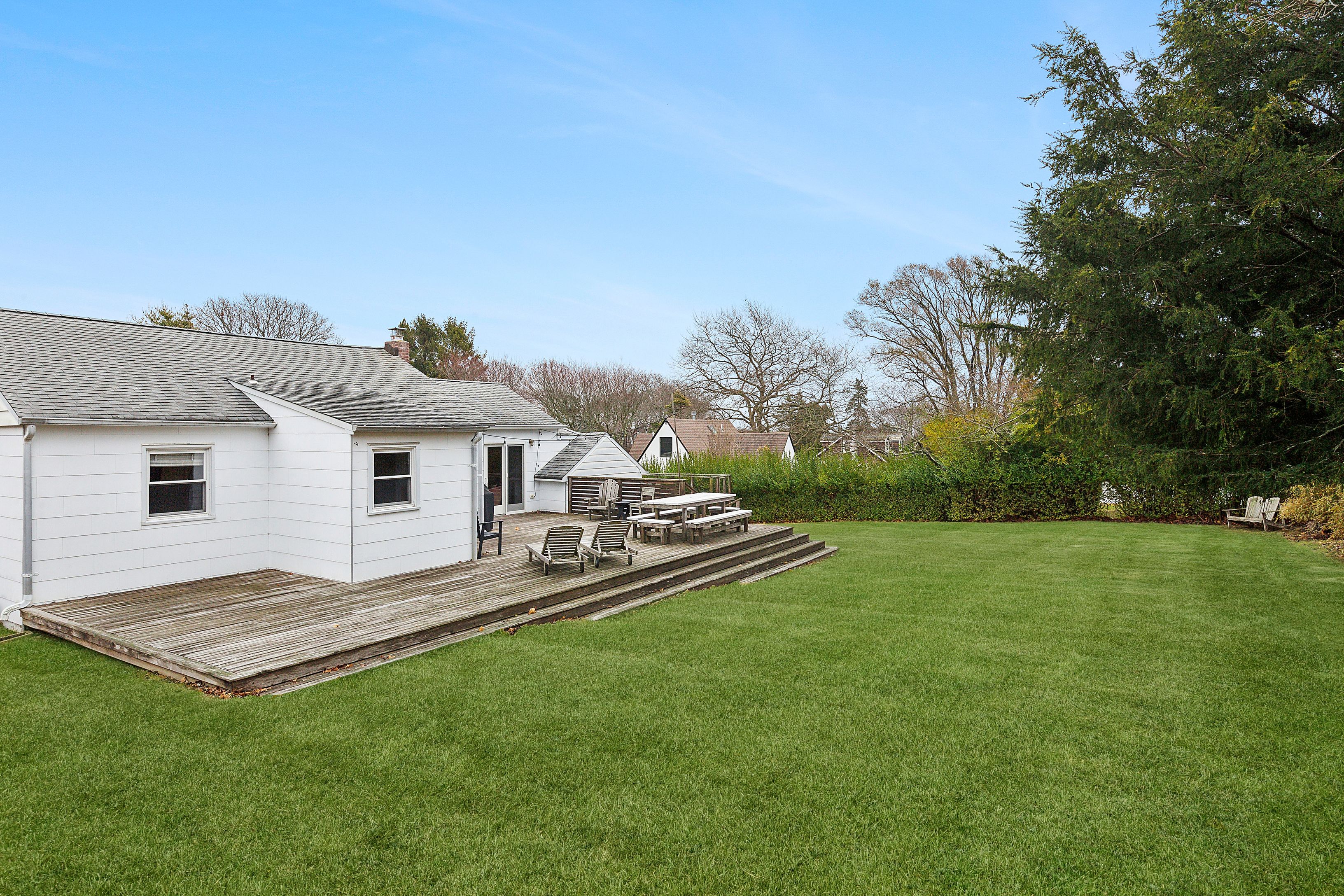 33 South South Delrey Road Montauk, NY 11954 - Photo 2 of 15