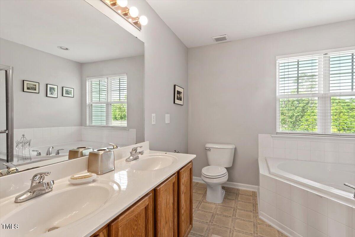 11925 Field Towne Lane Raleigh, NC 27614 - Photo 31 of 35 11925 Field Towne