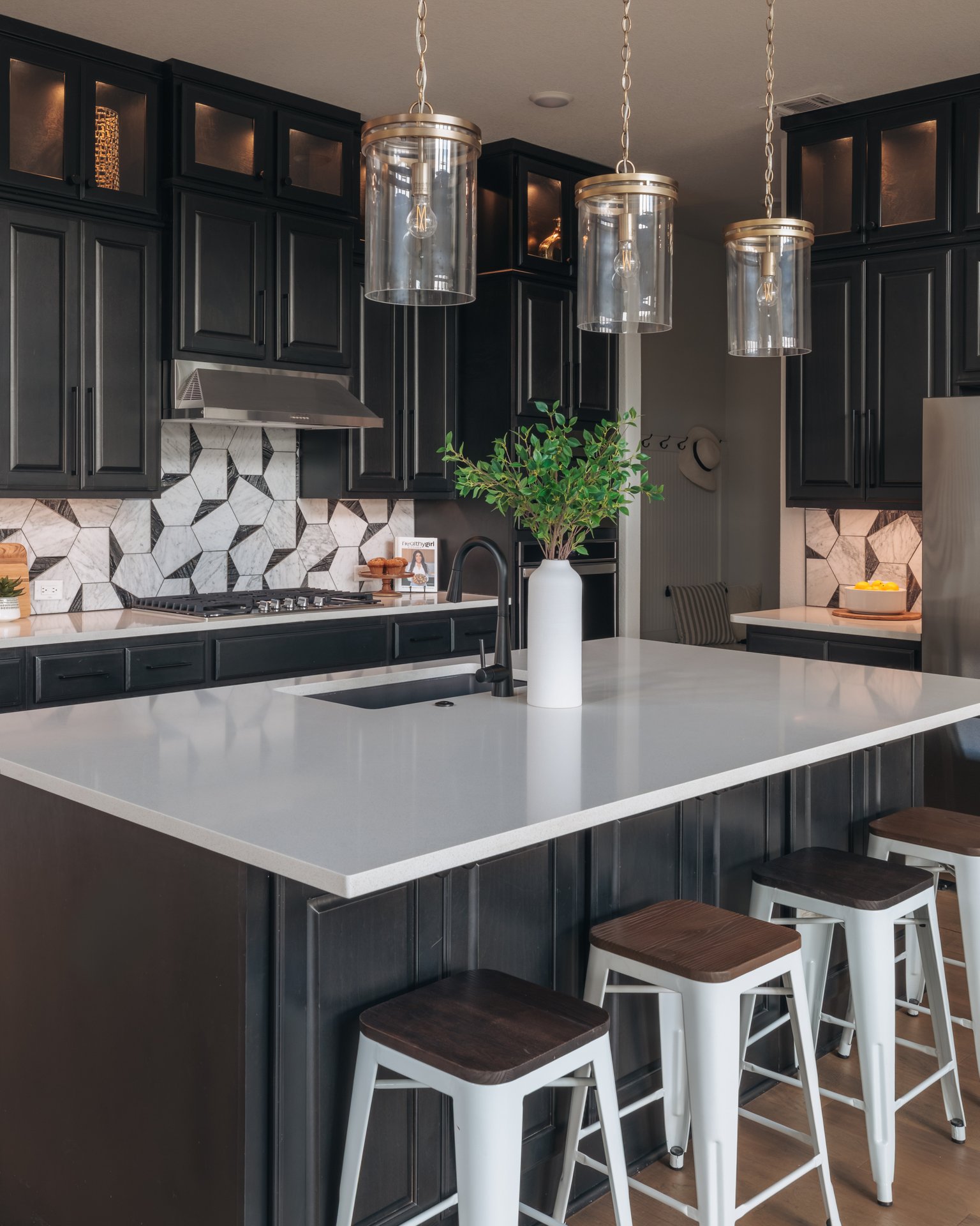 317 Autumn Oak Way Georgetown, TX 78628 - Photo 11 of 40 a kitchen with a table and chairs in it