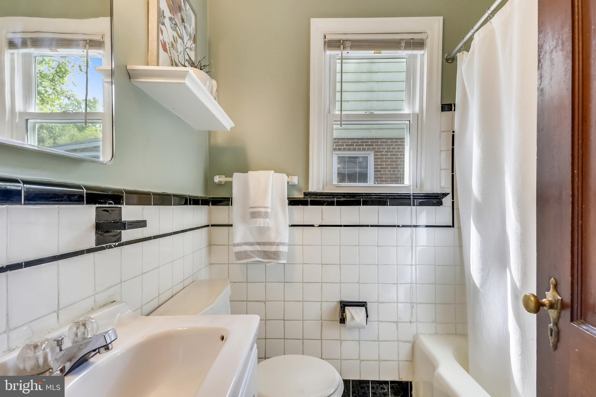 407 Thayer Place Silver Spring, MD 20910 - Photo 22 of 64 Hall Bath (1)