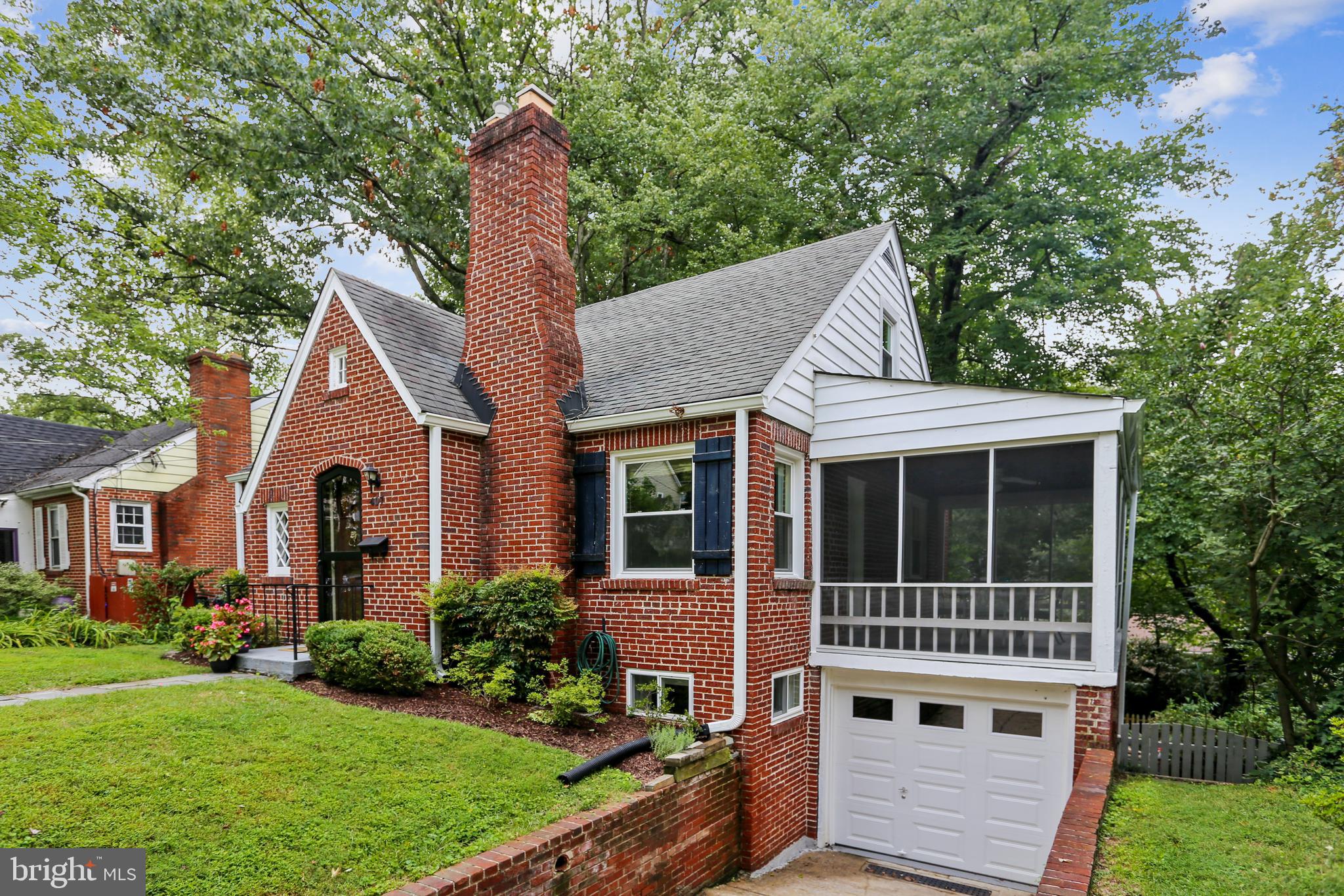 407 Thayer Place Silver Spring, MD 20910 - Photo 4 of 64 1 car garage