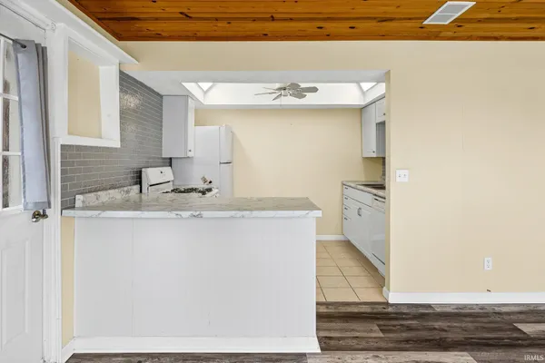 $315,000 | 11914 West Breezy Point Drive, Monticello, IN 47960