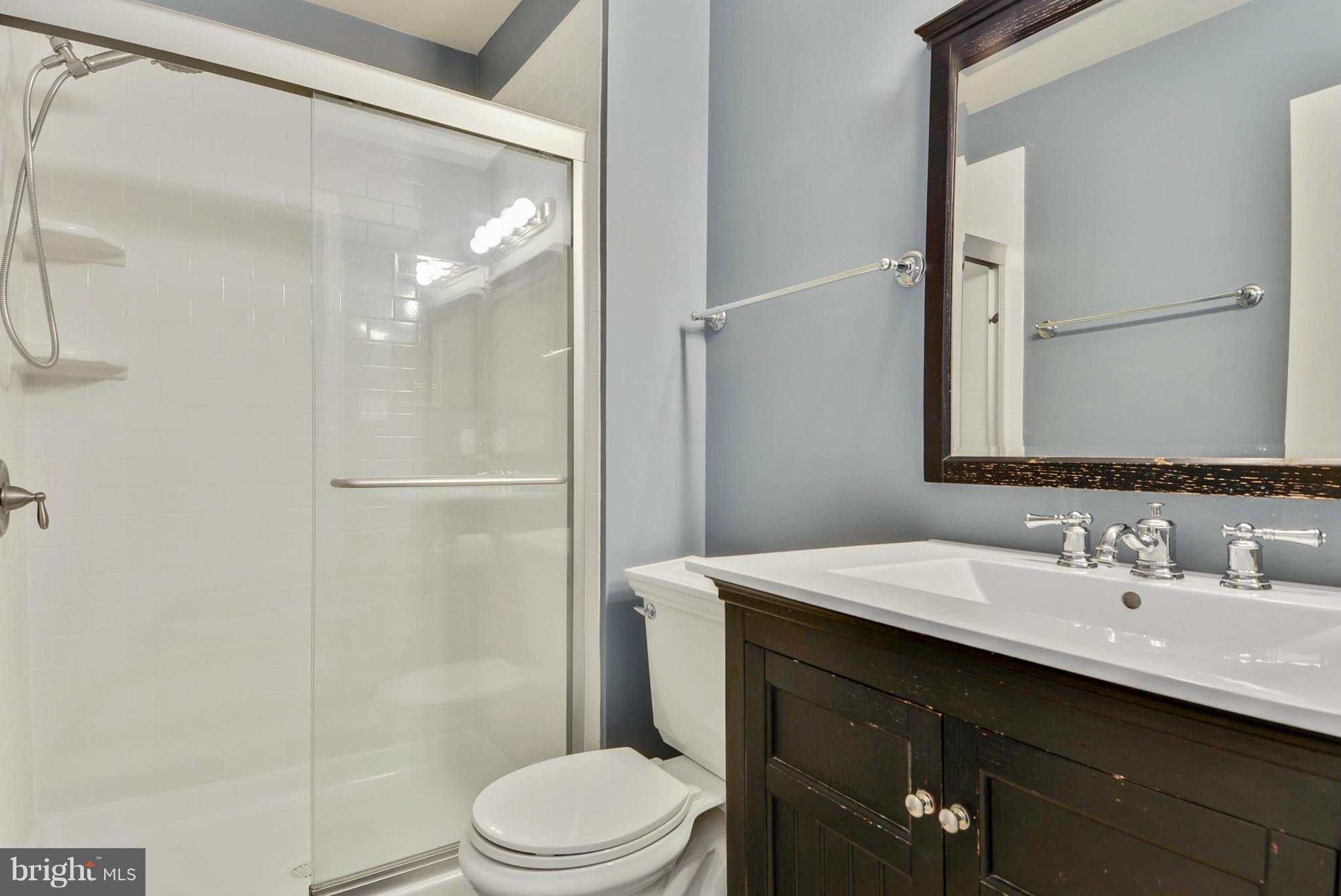 2032 Derby Ridge Lane, Unit 32 Silver Spring, MD 20910 - Photo 18 of 29 Bath (Master)