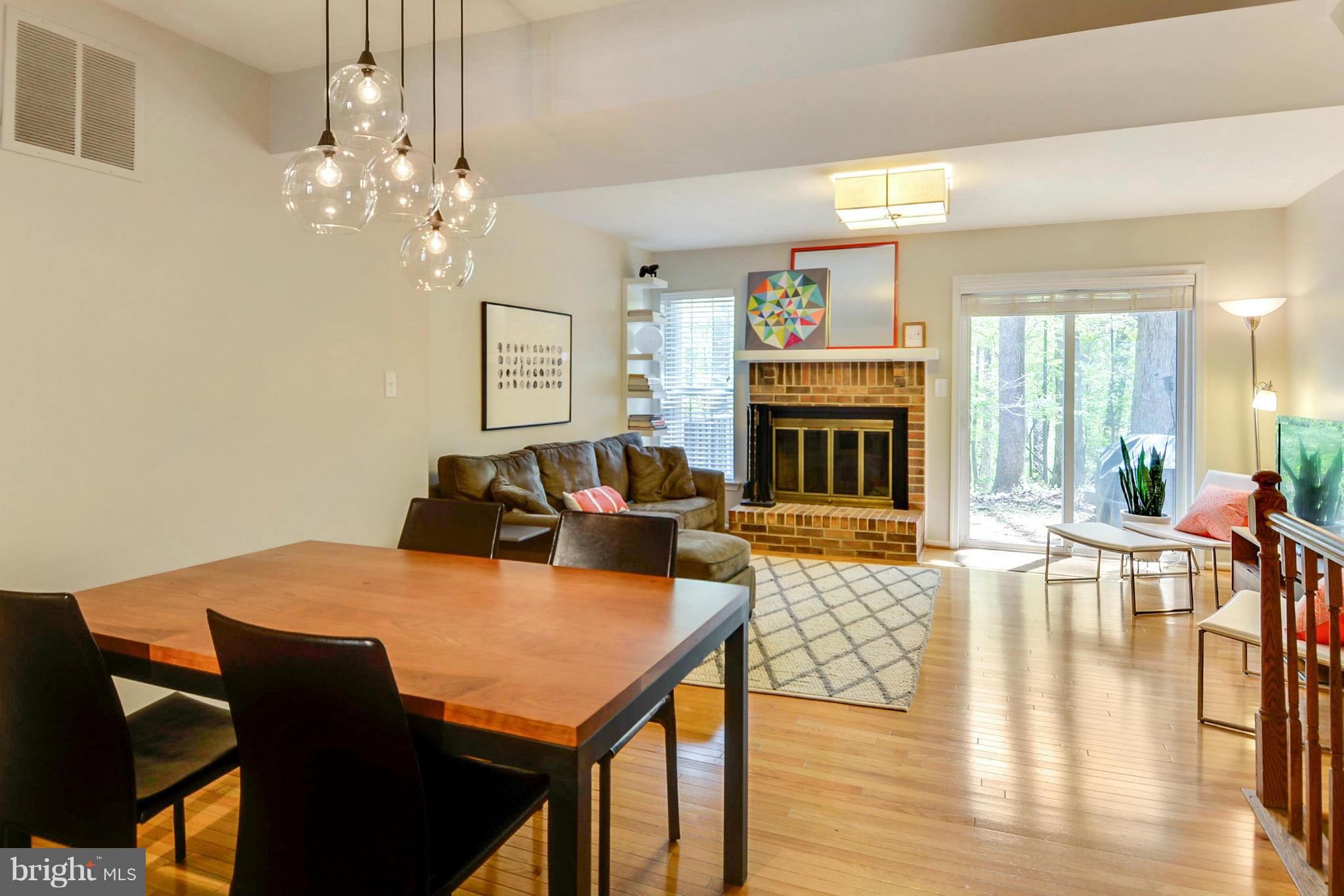 2032 Derby Ridge Lane, Unit 32 Silver Spring, MD 20910 - Photo 6 of 29 Dining Room / Living Room