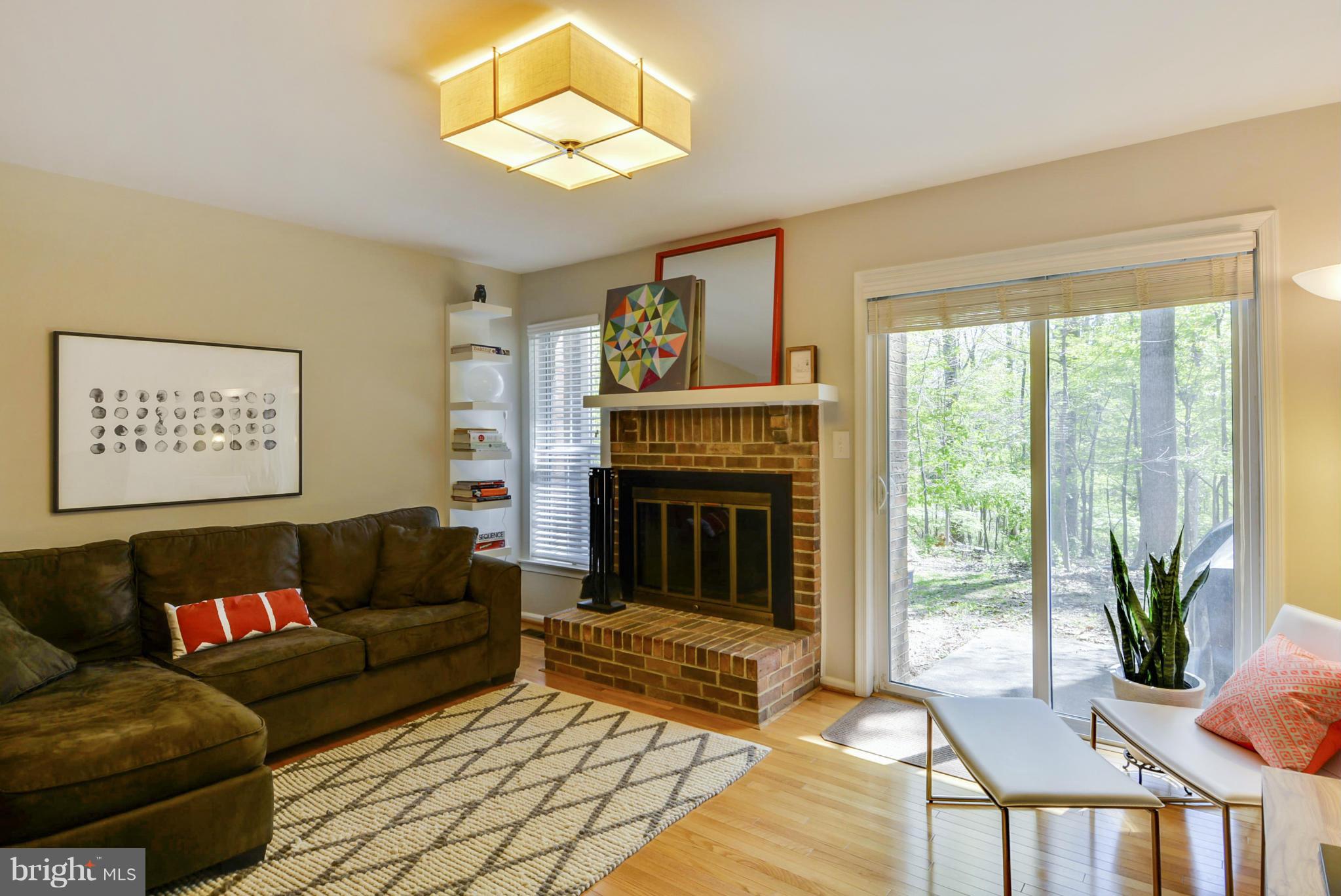 2032 Derby Ridge Lane, Unit 32 Silver Spring, MD 20910 - Photo 9 of 29 Living Room