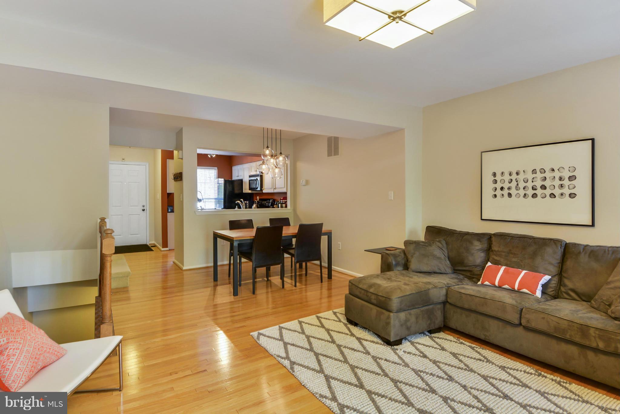 2032 Derby Ridge Lane, Unit 32 Silver Spring, MD 20910 - Photo 10 of 29 Living Room