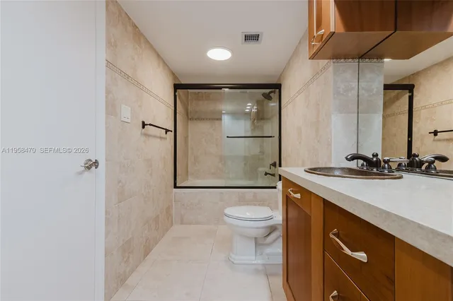 $2,300 | 16565 Northeast 26th Avenue, Unit 5I, North Miami Beach, FL 33160