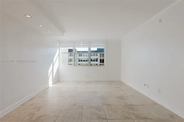 $2,300 | 16565 Northeast 26th Avenue, Unit 5I, North Miami Beach, FL 33160