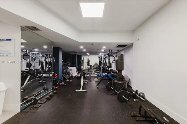 $2,300 | 16565 Northeast 26th Avenue, Unit 5I, North Miami Beach, FL 33160