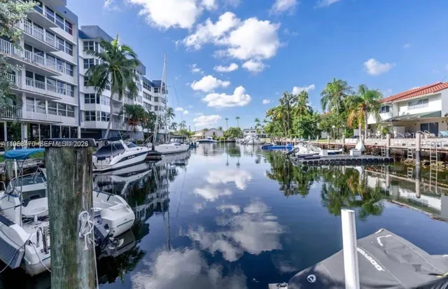 $2,300 | 16565 Northeast 26th Avenue, Unit 5I, North Miami Beach, FL 33160