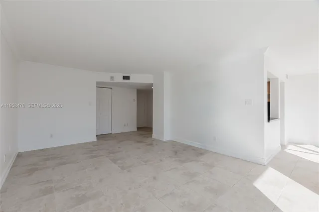 $2,300 | 16565 Northeast 26th Avenue, Unit 5I, North Miami Beach, FL 33160