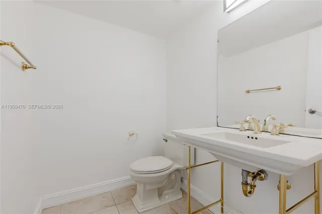 $2,300 | 16565 Northeast 26th Avenue, Unit 5I, North Miami Beach, FL 33160