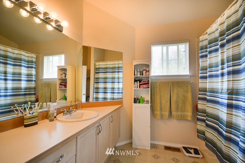 22605 4th Avenue West, Unit 104 Bothell, WA 98021 - Photo 8 of 13