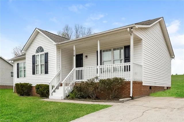 $1,710 | 114 Chriswood Avenue, Thomasville, NC 27360