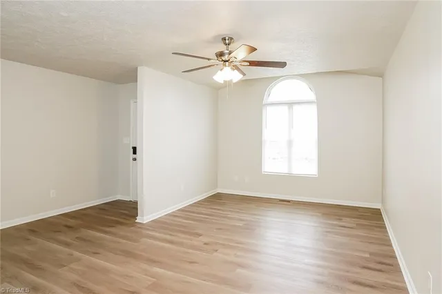 $1,710 | 114 Chriswood Avenue, Thomasville, NC 27360