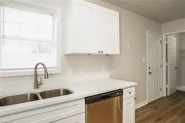 $1,710 | 114 Chriswood Avenue, Thomasville, NC 27360