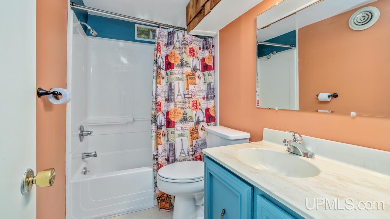 1635 Vivio Road Florence, WI 54121 - Photo 19 of 34 Gallery Image 19
