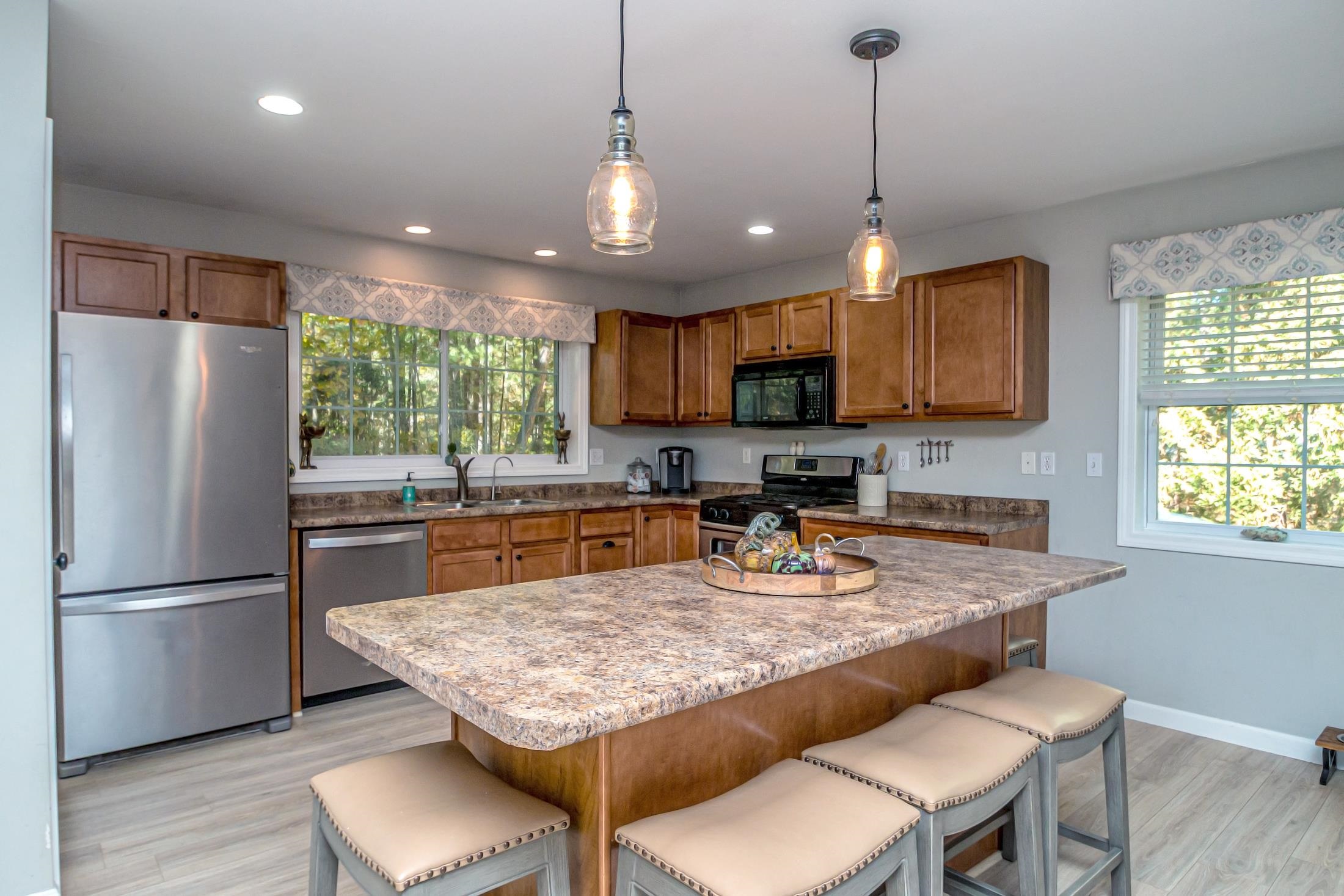 33 B Sands Circle Conway, NH 03813 - Photo 2 of 33