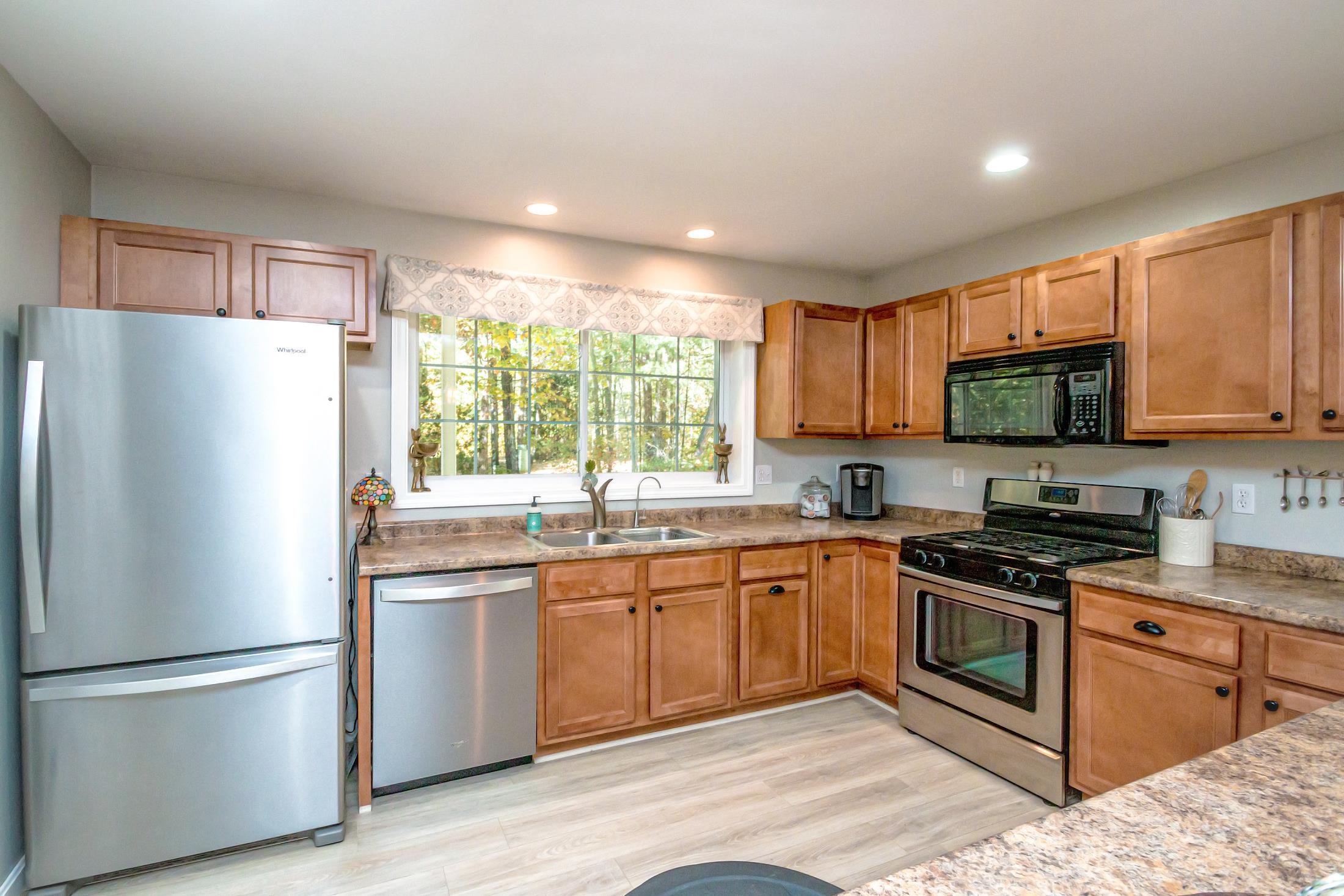 33 B Sands Circle Conway, NH 03813 - Photo 4 of 33