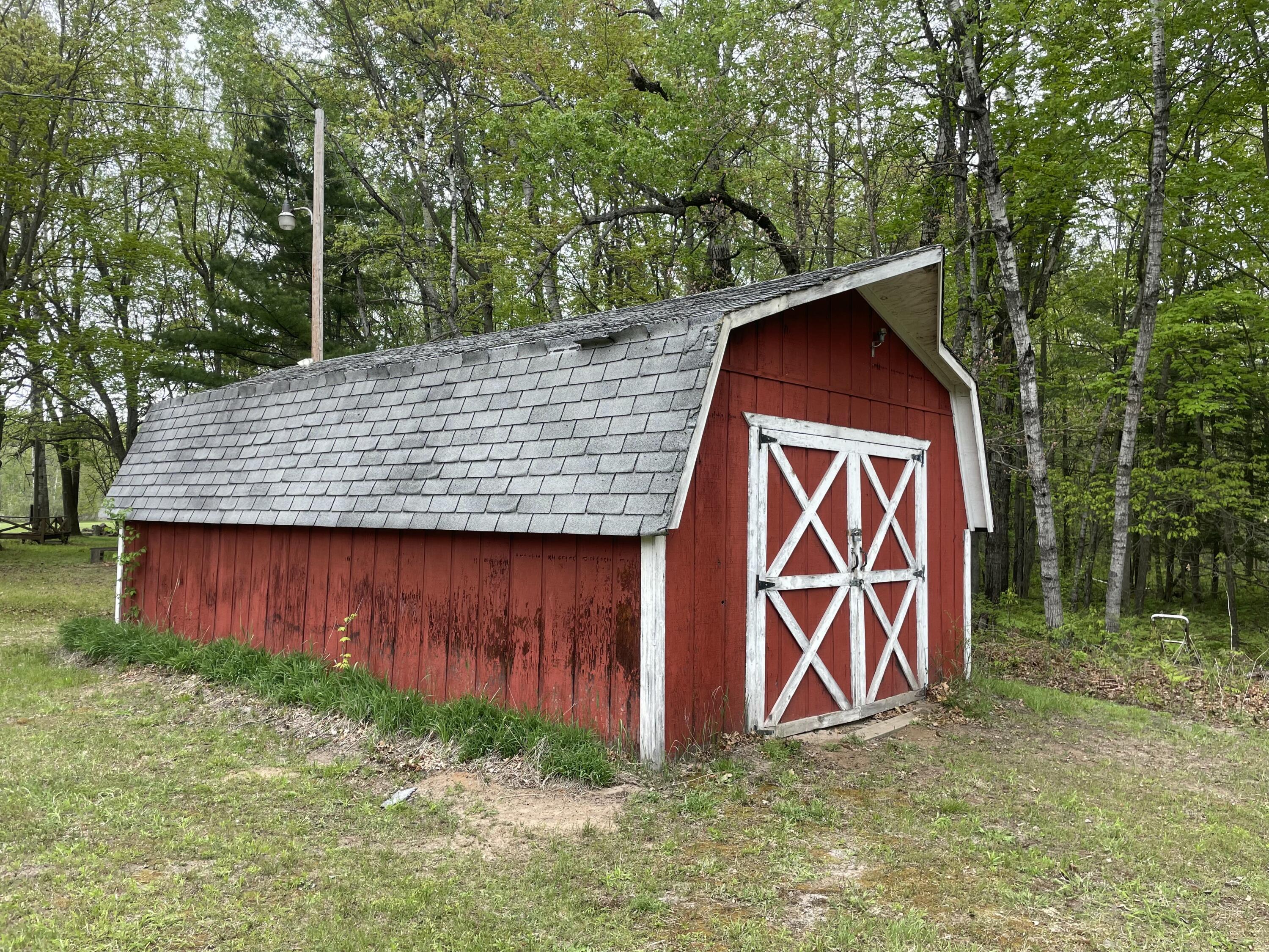 651 Boman Road Gladwin, MI 48624 - Photo 3 of 24 IMG_3733 (2)