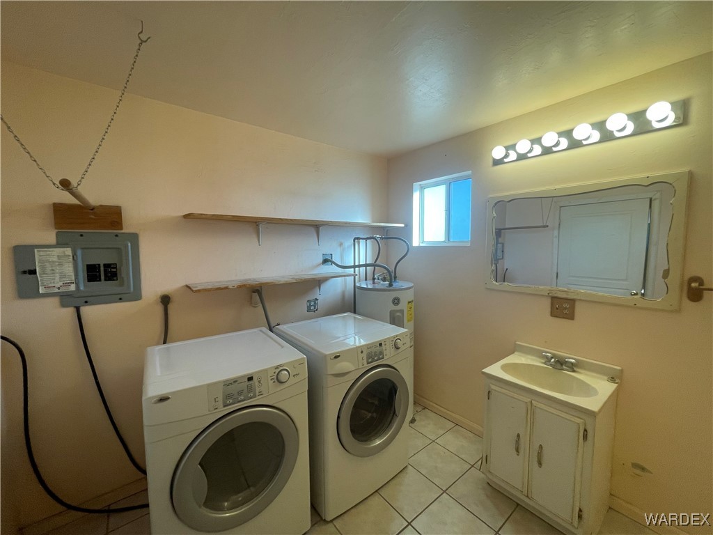 2374 Dilcon Road Golden Valley, AZ 86413 - Photo 54 of 81 Laundry