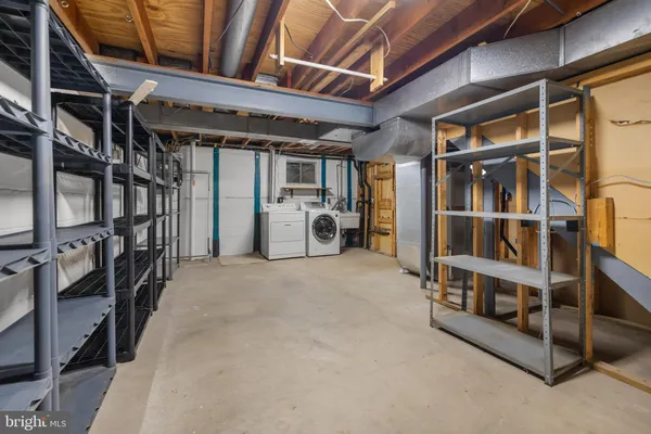 $899,900 | 9510 Ashbourn Drive, Burke, VA 22015