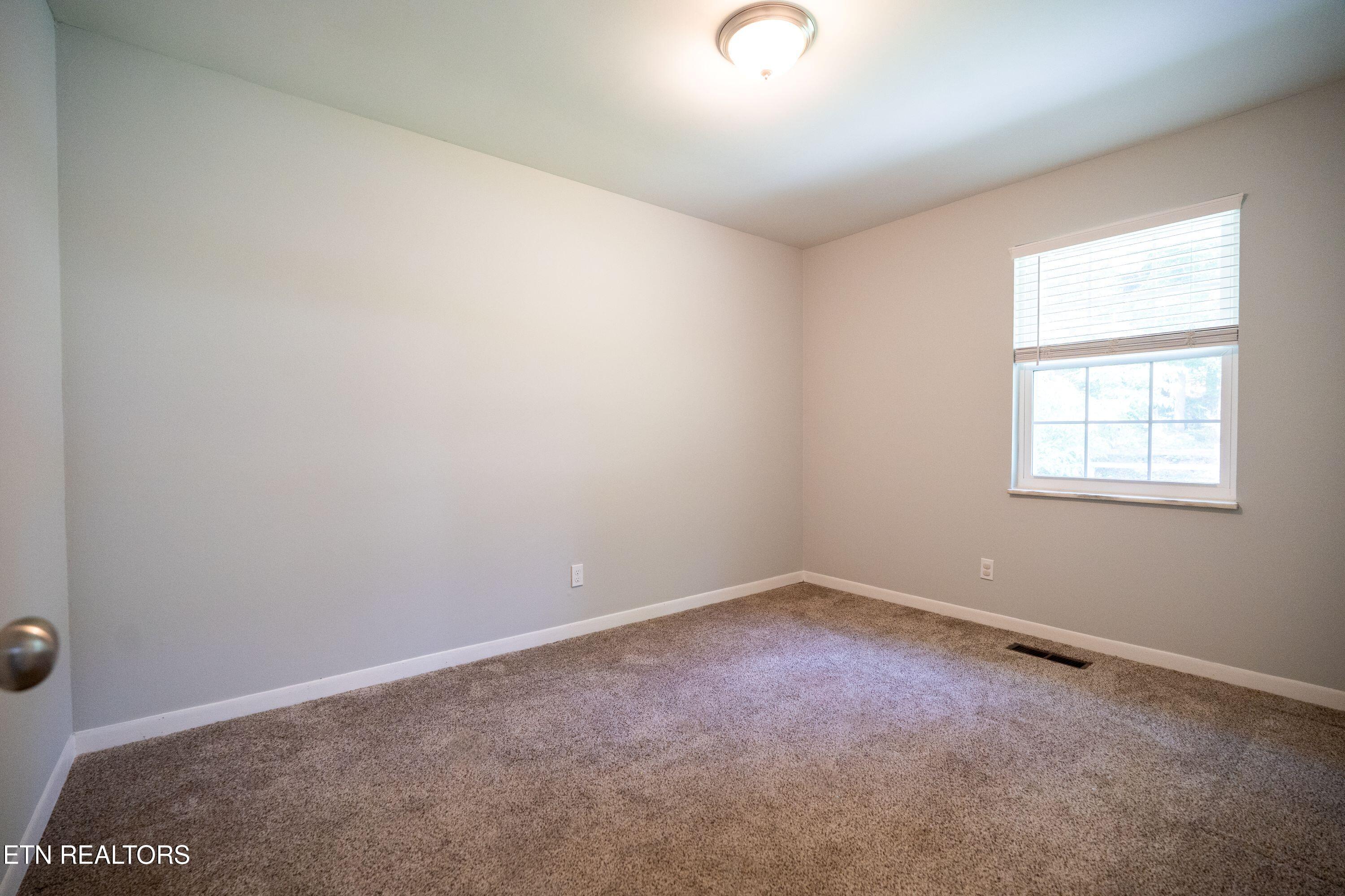 6008 Ridgewood Road Knoxville, TN 37918 - Photo 27 of 50 DSC06403