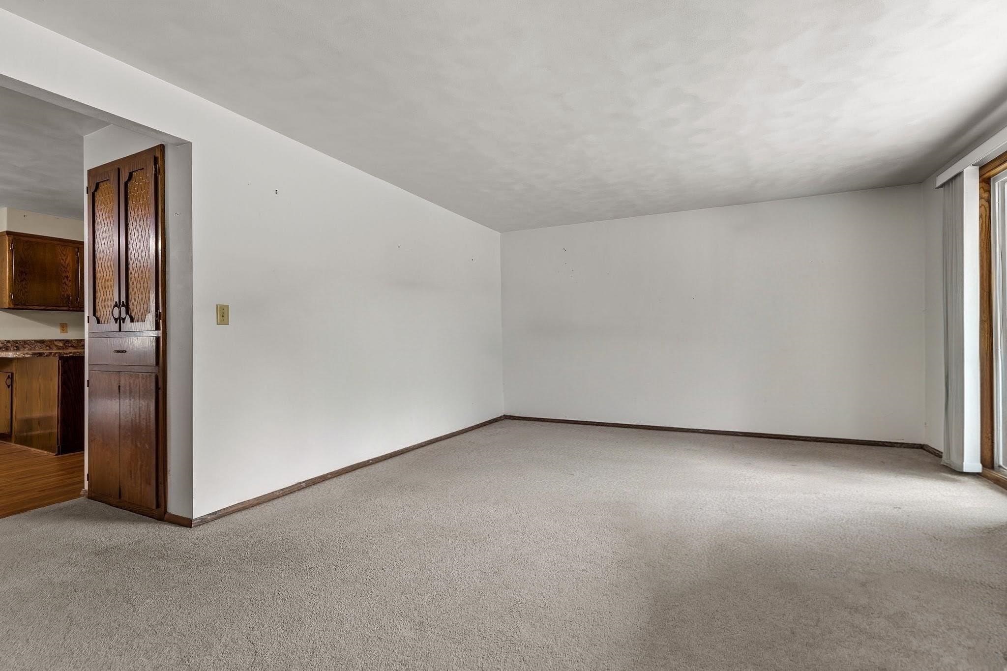 1212 East Harding Drive Appleton, WI 54915 - Photo 8 of 35