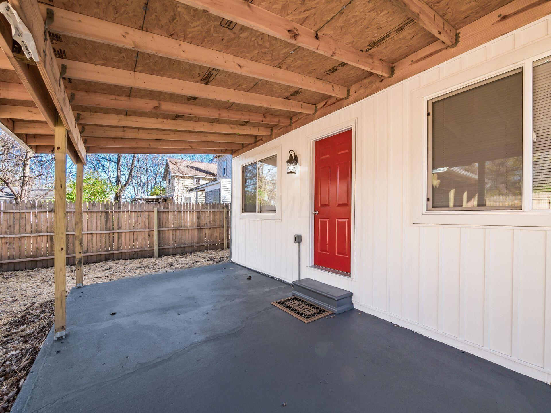 2318 Ridgeway Avenue Columbus, OH 43219 - Photo 24 of 29 Great Porch ready for relaxing and entertaining.