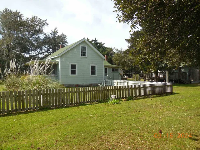 $699,000 | 164 Lighthouse Road, Unit 1, Ocracoke, NC 27960