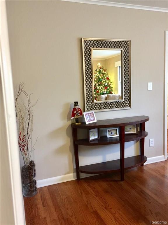 677 Shoreham Road Grosse Pointe Woods, MI 48236 - Photo 19 of 32