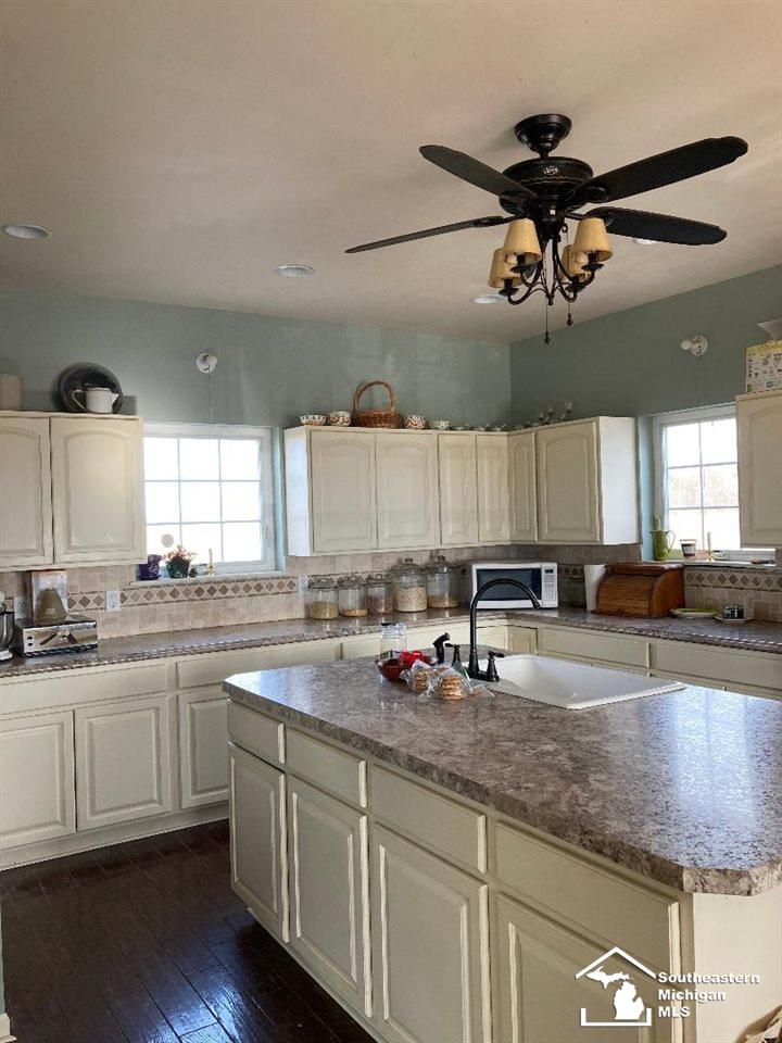 1890 Bragg Road Dundee, MI 48131 - Photo 3 of 11