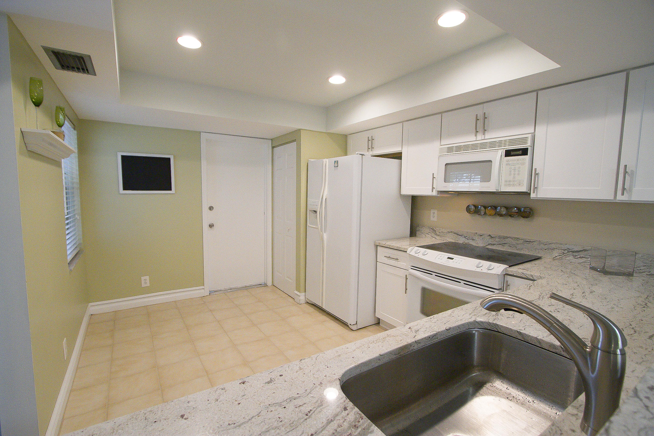 454 Ashwood Place Boca Raton, FL 33431 - Photo 7 of 30 new-7.jpg