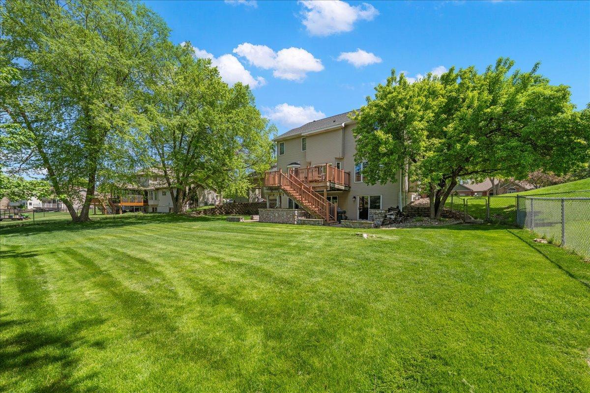 139 Ridge Way Mahtomedi, MN 55115 - Photo 28 of 30