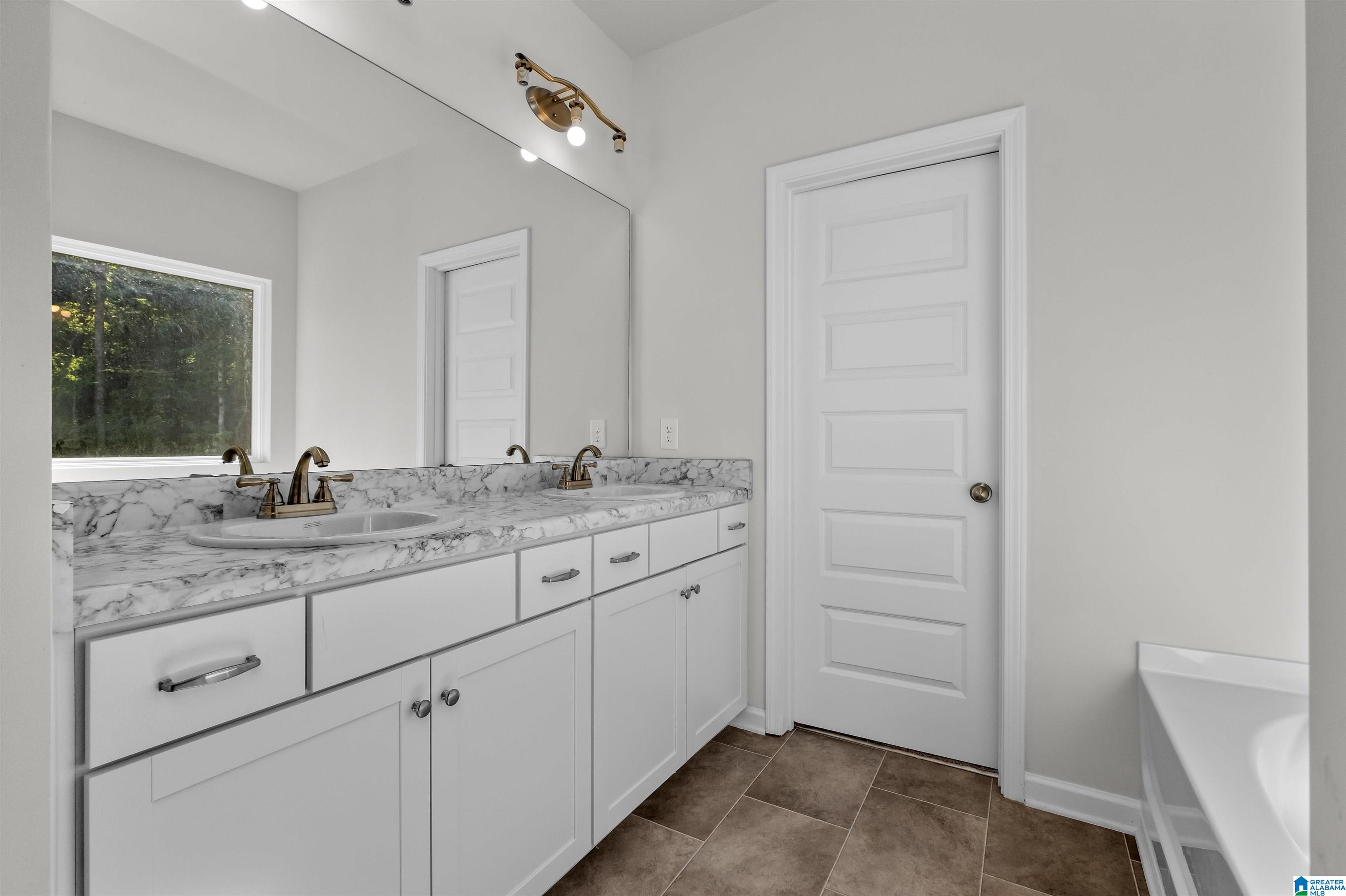 645 Ridge Circle Odenville, AL 35120 - Photo 13 of 20