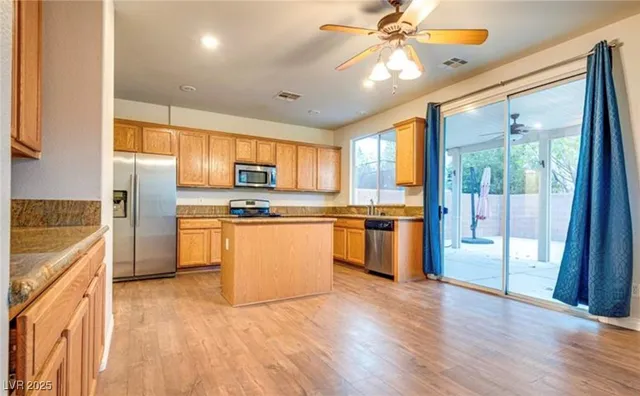 $2,195 | 6044 Fair Valley Street, Las Vegas, NV 89148