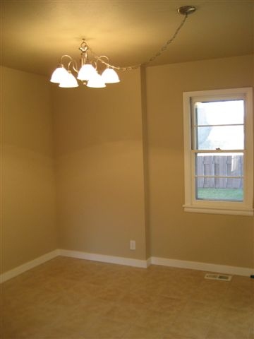 823 North Vista Road Spokane, WA 99212 - Photo 4 of 9 Gallery Image 4