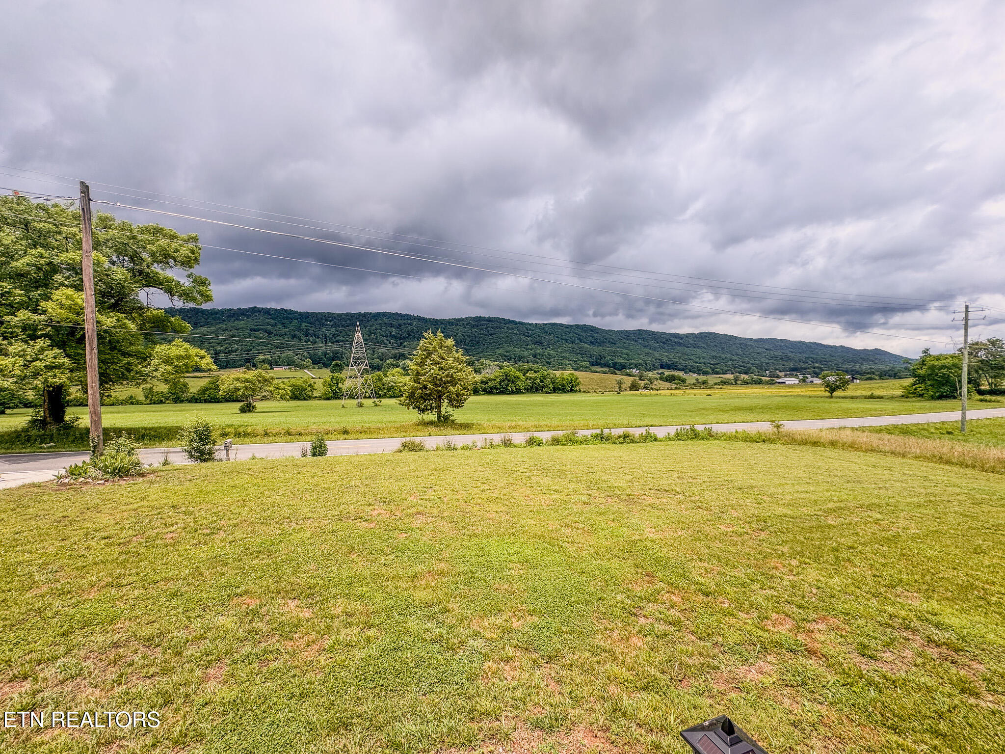 3988 Dutch Valley Road Clinton, TN 37716 - Photo 5 of 22 Front Porch View Alt