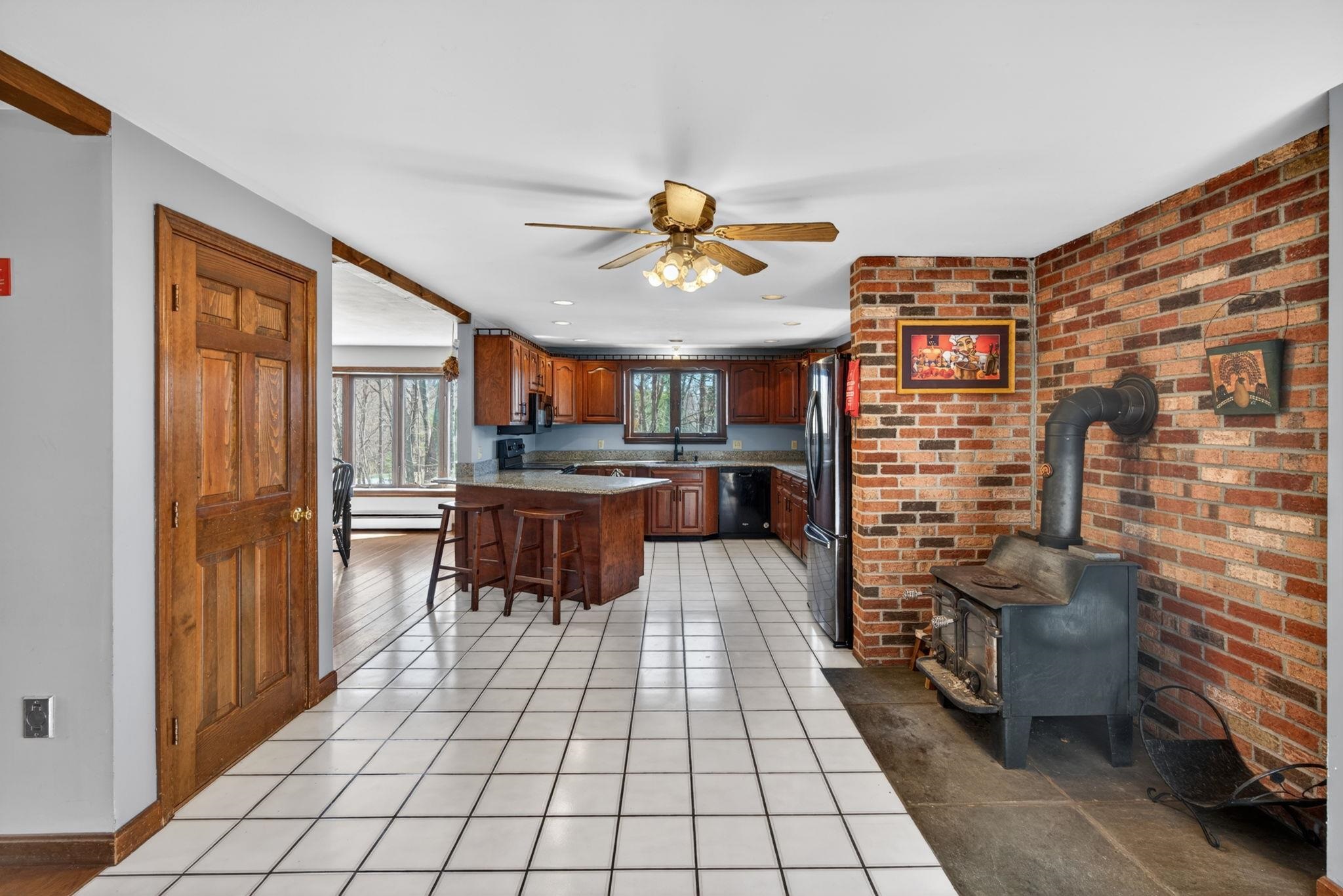 16 Berkeley Street Pelham, NH 03076 - Photo 2 of 50