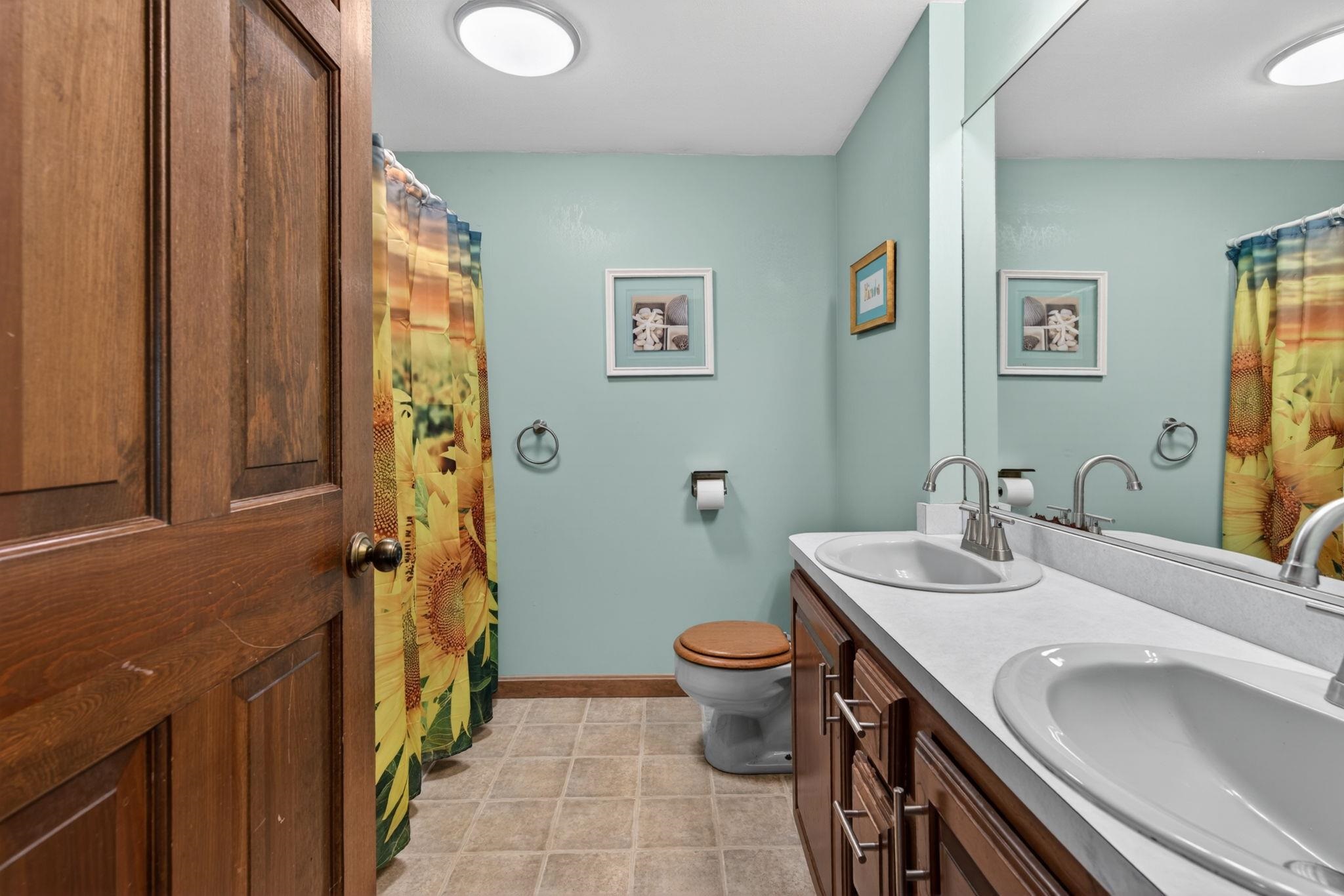 16 Berkeley Street Pelham, NH 03076 - Photo 33 of 50